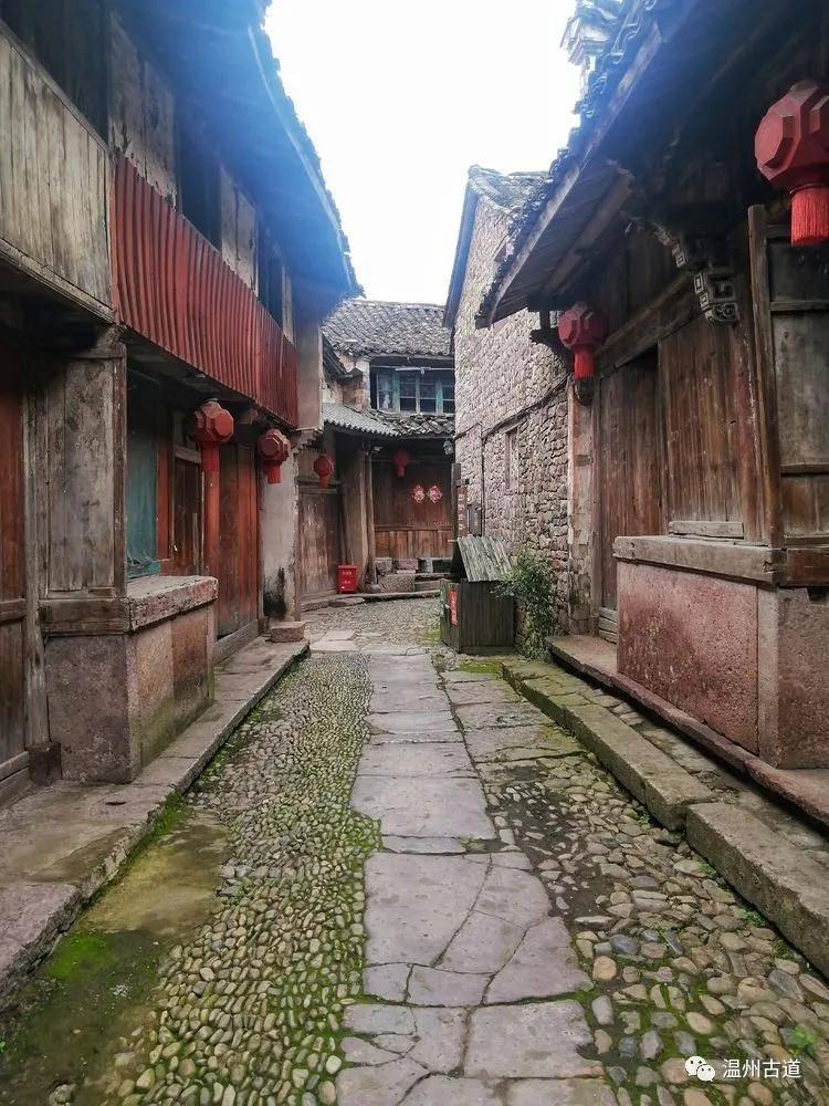 内向男生暗恋一个女生的表现是什么？有哪几个说明他一定暗恋你？游戏画面